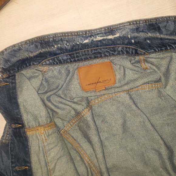 AMERICAN EAGLE OVERSIZED DENIM JACKET WITH LEAF PRINT - Picture 3 of 5